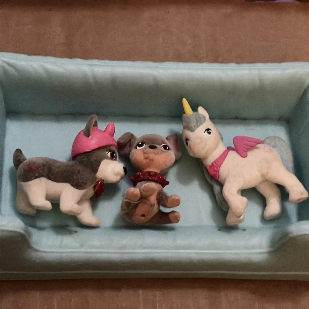 Barbie Pets And Animals‎ Flocked - Lot Of 3 Pets - Puppies Unicorn And Pet Bed